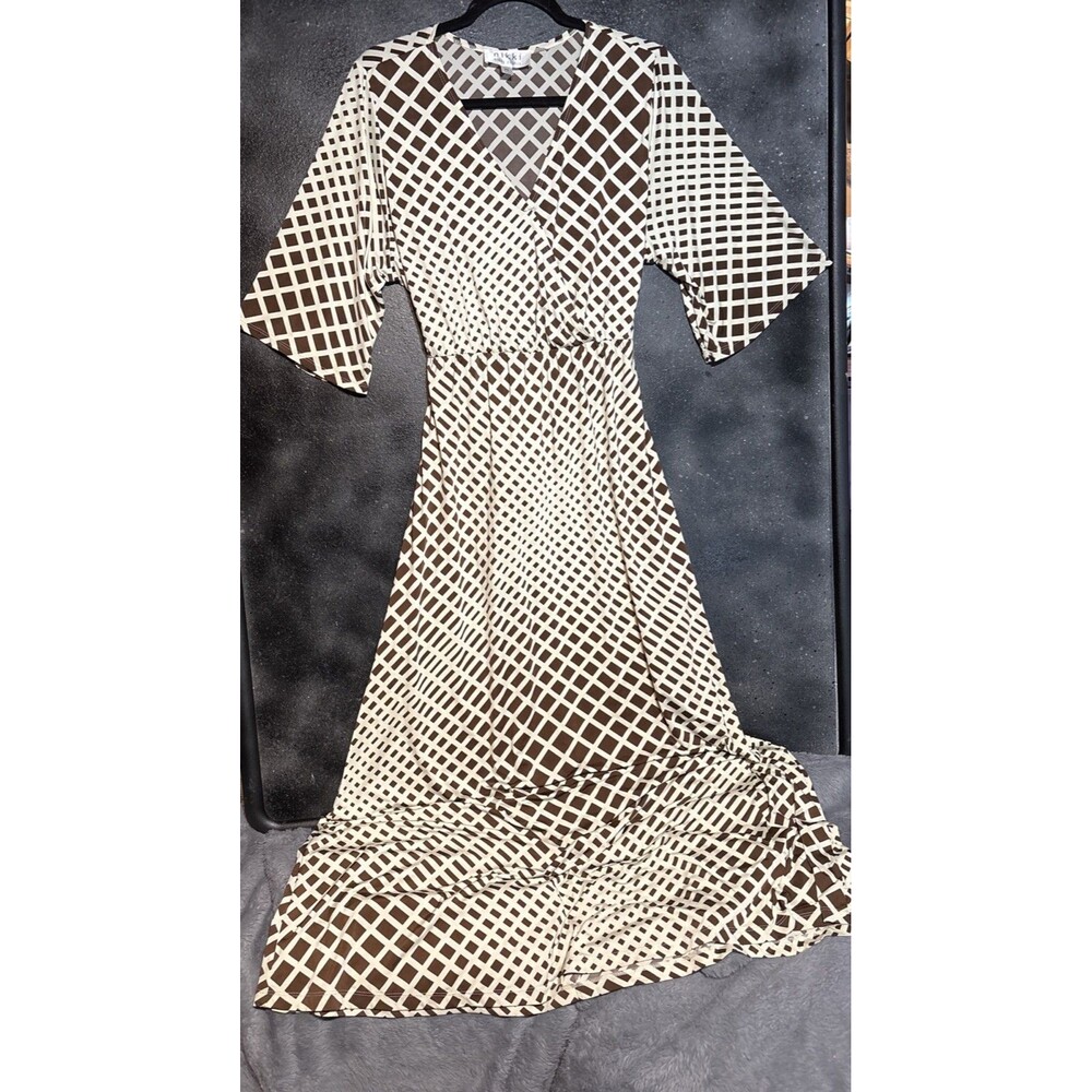 Nikki Poulos Woman's Petite Small PS Tan And Cream Dress Geometric Church Work